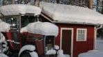 Ylioppilas traktori-lunta katolla. Kuva: Paavo Laakkonen