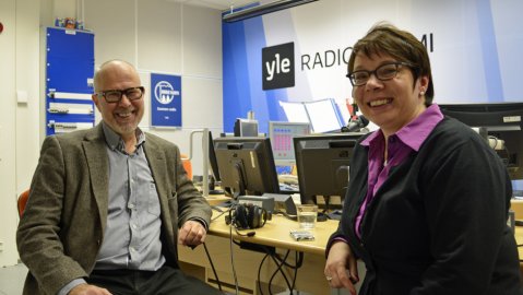Kari Kiianmaa ja Liisa Välilä vierailivat Taustapeilissä.