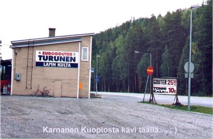 Nuoruuden hurjina vuosina tuli Karnasen pojallekin välillä nälkä. 
Tässä legendaarinen Turusen kyläkauppa Vaajakoskelta. Gouter makkara maksoi 33 vuotta, aina vain 25,90mk/kg. 
Tässä kaupassa kävi niin rallikuskit,runoilijat kuin kirjailijatkin. 
Karnanen Kuopiosta pistäytyi  ostamassa täältä monta kertaa "Suomen kuuluisinta makkaraa" Parhaimmillaan kaupasta myytiin 400 Gouter-makkaratankoa päivässä! Turusen kyläkauppa lopetettiin 1999 kauppiaiden siirtyessä eläkkeelle. - Karnanen Kuopiosta