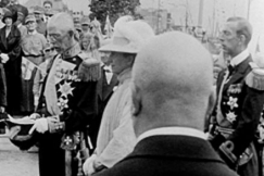 Kuva: Presidentti Relander isnni vuonna 1925 Ruotsin kuningasparin vierailua. YLE kuvanauha.