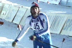 Kuva: Juha Mieto hiiht maaliin. (1978)
YLE kuvanauha.
