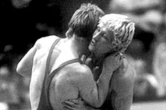Kuva: Suomen Pertti Ukkola ja Jugoslavian Ivan Frgic Montrealin olympiapainien 57 kg:n loppuottelussa. (1976) Lehtikuva. 