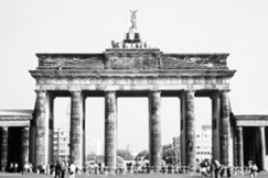 Kuva: Berliini. 
Brandenburgin portti.
(1991)
Pressfoto