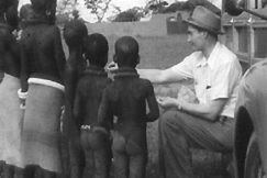Kuva: Etelä-Afrikka.
Veikko Itkonen:
Matkalla mustien maanosaan.
(1952)
YLE -kuvanauhalta