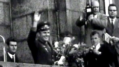 Kuva: Juri Gagarin Helsingin rautatieasemalla (1961). Yle kuvanauha.