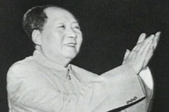 Kuva: Mao Zedongin kuva Kansan Pivlehdess. (1968) YLE kuvanauha.
