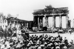 Kuva: Berliinin valtaus.
2.5.1945.
Pressfoto