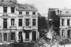 Kuva: Toinen maailmansota. Brittijoukkojen ilmapommitusten  tuhoja Saksassa. (1940) 