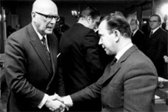 Kuva: Presidentti Urho kekkonen ja
SKDL:n puheenjohtaja Ele Alenius.
(1970-luku)
Pressfoto