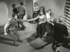 Kuva: Nuoret tanssivat jiveä Haka-kerhossa (1960). Yle kuvanauha.