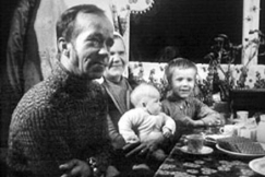 Kuva: Dokumentissa seurataan Antero Pesosen yksitoistalapsisen perheen elmnmenoa yhden talvisen pivn ajan. (1973) YLE kuvanauha.