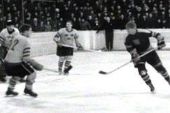 Kuva: Suomi-Ruotsi ottelu jkiekon MM-kisoissa. (1959) YLE kuvanauha.
