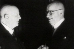 Kuva: Jean Sibelius ja J. K. Paasikivi keskustelevat. (1950) YLE kuvanauha.