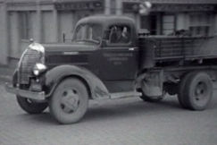 Kuva: Häkäpöntöt eli kaasuautot olivat sota-aikana tuttu näky. YLE kuvanauha.