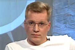 Kuva: Reko Lundán Valopilkku-ohjelmassa vuonna 2003. YLE kuvanauha.