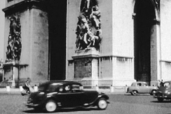 Kuva: Pariisin Riemukaarella. (1955) YLE kuvanauha.