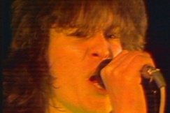 Kuva: Zero Nine -yhtyeen laulaja Kepa Salmirinne. (1982) YLE kuvanauha.
