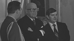 Kuva: Urho Kekkonen ja Paavo Vyrynen Suomen itsenisyyden 60-vuotisjuhlassa 1977. Kalle Kultala