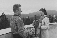Kuva: Puijon nkalatornissa. (1953) YLE kuvanauha.
