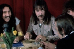 Kuva: Uriah Heep haastattelussa 1974. YLE kuvanauha.