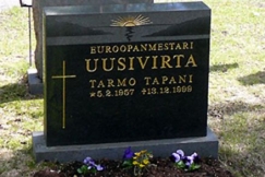 Kuva: Tarmo Uusivirran hauta. (2007) Arto Teronen.
