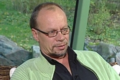 Kuva: Kirjailija Juha Ruusuvuori (2007) YLE kuvanauha.