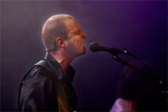 Kuva: Rock-yhtye CMX esiintyy, solistina A. W. Yrjänä (2002) Mika Kanerva. 