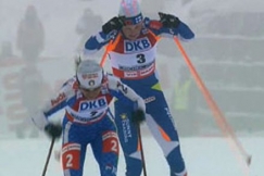Kuva: Arianna Follis ja Pirjo Muranen hiihdon MM-kisoissa. (2009) YLE kuvanauha.