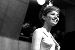 Kuva: Miss Suomi Ritva Wchter (1961). Suomen Filmiteollisuus / Allotria-Filmi.