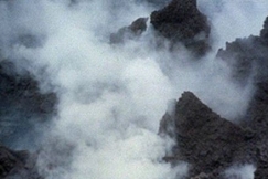Kuva: Savuava tulivuori. YLE kuvanauha.