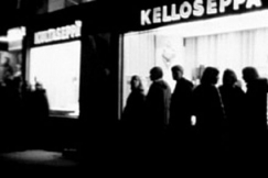 Kuva: Nuoria kadulla Kuopiossa (1965). YLE kuvanauha.