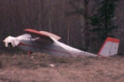 Kuva: Raimo Päätalon rakentama lentokone (1983). YLE kuvanauha.
