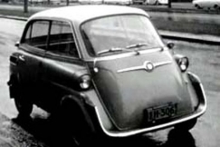 Kuva: Isetta hurmaa ulkon��ll��n. YLE kuvanauha.