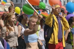 Kuva: Pride-kulkue (2007) Yle kuvanauha.