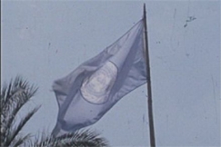 Kuva: Lippu autiomaassa. YLE kuvanauha.