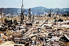 Kuva: Tuhoutunut Hiroshima ydinräjähdyksen jälkeen. AP Graphics Bank.