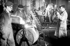 Kuva: Hgforsin tehtaalla (1952). Kansan Elokuva Oy / YLE.
