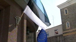 Kuva: Viron ja Euroopan unionin lippu Tallinnassa. 2004. YLE kuvanauha.