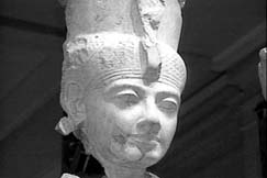 Kuva: Muinaisen Egyptin taide. Egyptiläinen jumalatar Mut (veistos). AP Graphics Bank.