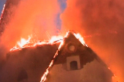Kuva: Kirkko tulessa. YLE kuvanauha.