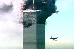 Kuva: Lentokone iskeytyy New Yorkin Wolrd Trade Centeriin (2001). YLE kuvanauha.