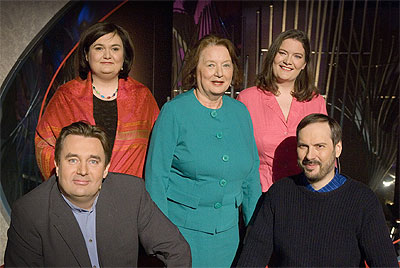 Minerva Krohn, Irina Krohn, Leena Krohn ja Petri Krohn sekä Timo Koivusalo, Kuva: Harri Hinkka 2006