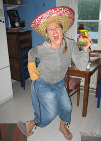 Meksikolaisilta 26.5.2006
... sek rutkasti oikeaa asennetta! Pauliina nytt mallia muille. "Nin meill kokataan!"
