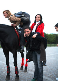 Tutustumismatka Venjn mediaan ja kulttuuriin 31.5.-3.6.
Fernandon lisksi ratsaille kiipesivt Marita ja Lena. Yksi hevosista tottelee nime Tonislav.
