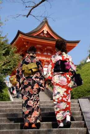 Kimonot. Kuva:  Milla Madetoja