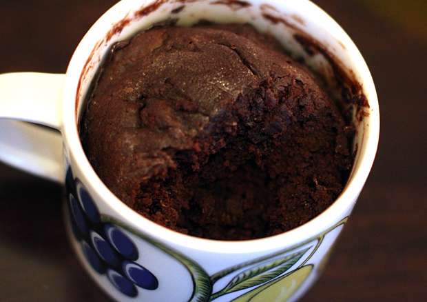 Kakku kahvikupissa: Suklaa-maapähkinävoikakku. Kuva: Siiri Huttunen