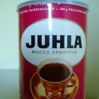 "Peltinen "pyöreä" Pauligin Juhla Mocca kahvipakkaus, jossa jauhettu kahvi säilyi ilmattomassa tilassa hyvänä pitkään."  Lähettänyt: Sakari Sipilä