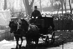 Kuva: Leo Mechelinin hautajaiset v. 1914. YLE kuvanauha.