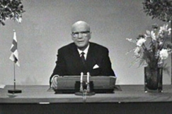 Kuva: Yleis
Urho Kekkosen vaalimatkalla
laivalla Lappeenrannasta Savonlinnaan. 
(Elokuu 1961)
Kalle Kultala
