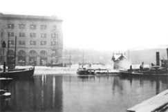 Kuva: Helsingin kauppatori (1940-luku). Pressfoto.